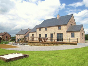  Cosy holiday home in Vodel e with private garden  Сюрис